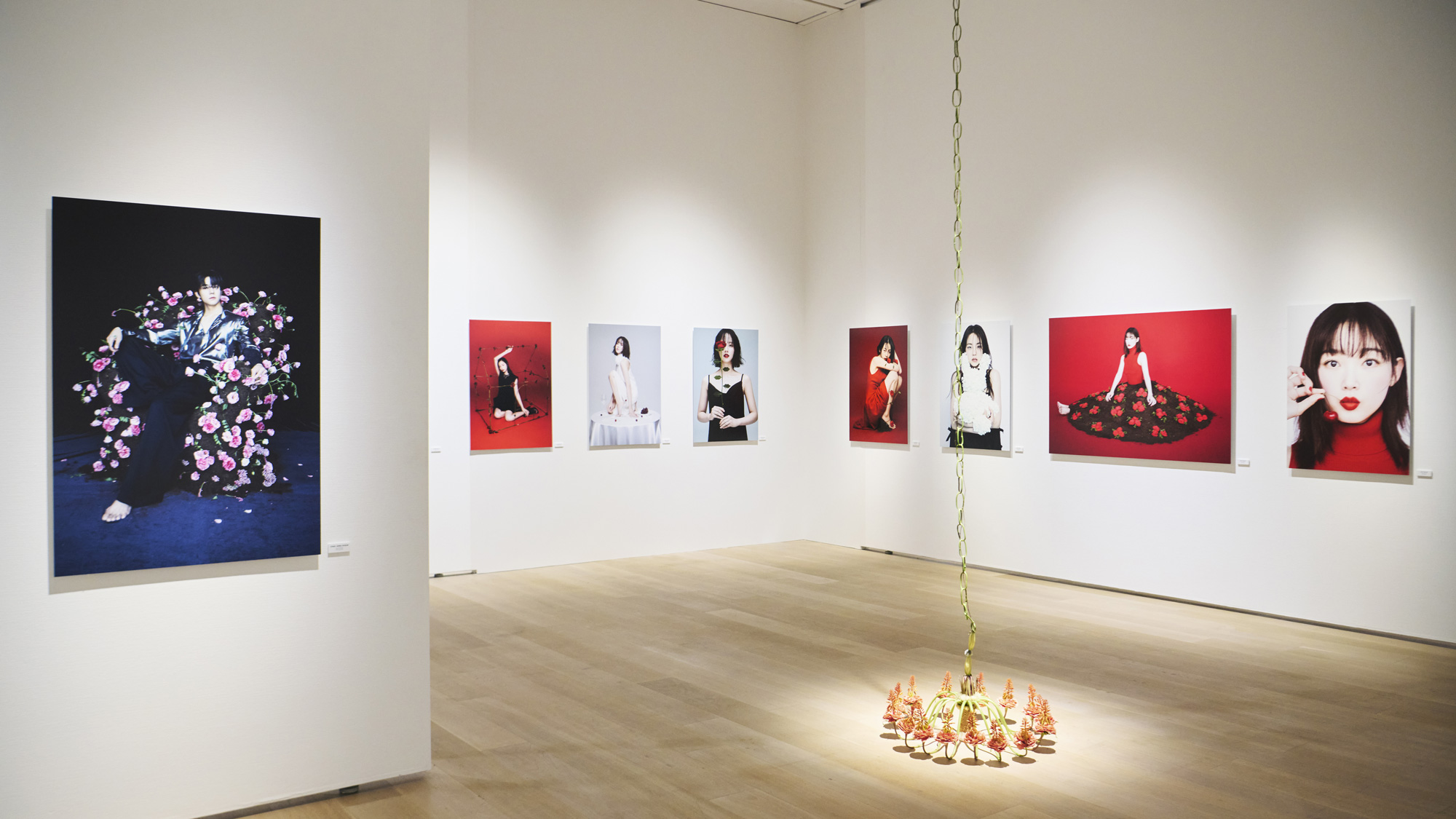 日韓俳優62人、計124点の作品がズラリ！アートディレクター・吉田ユニ