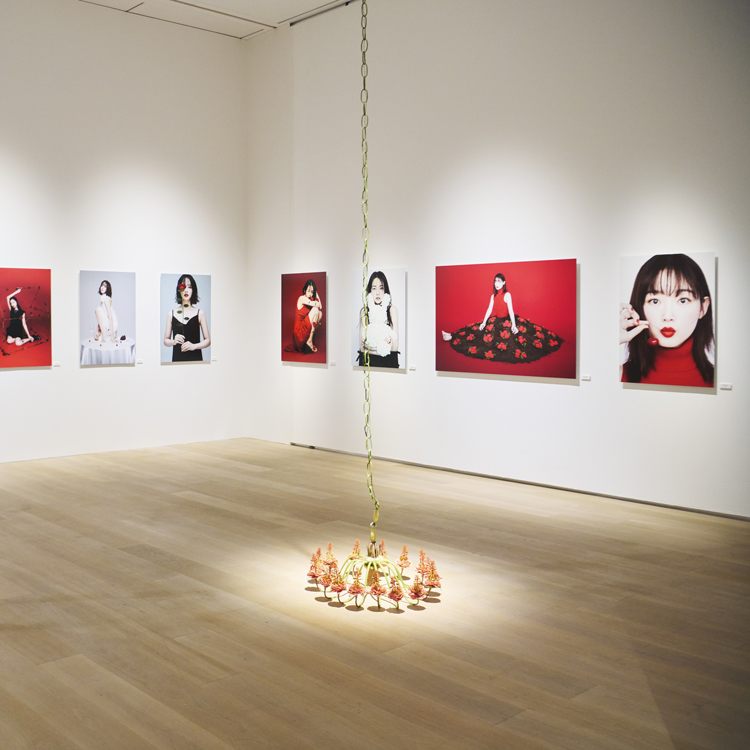 日韓俳優62人、計124点の作品がズラリ！アートディレクター・吉田ユニ、フォトグラファー、キム・ヨンジュン初のコラボ写真展