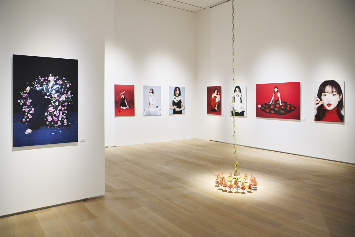 日韓俳優62人、計124点の作品がズラリ！アートディレクター・吉田ユニ
