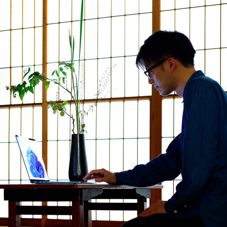 [PR]560 年の伝統と AI の共創。華道家・写真家 池坊専宗が語る、伴走者としての《Microsoft 365》