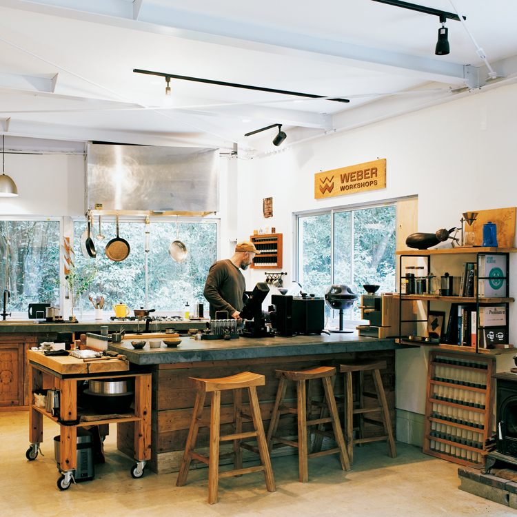 カリフォルニアを思い出す景色のそばに暮らす。〈Weber Workshops〉代表・ダグラス・ウェバーの居住空間学