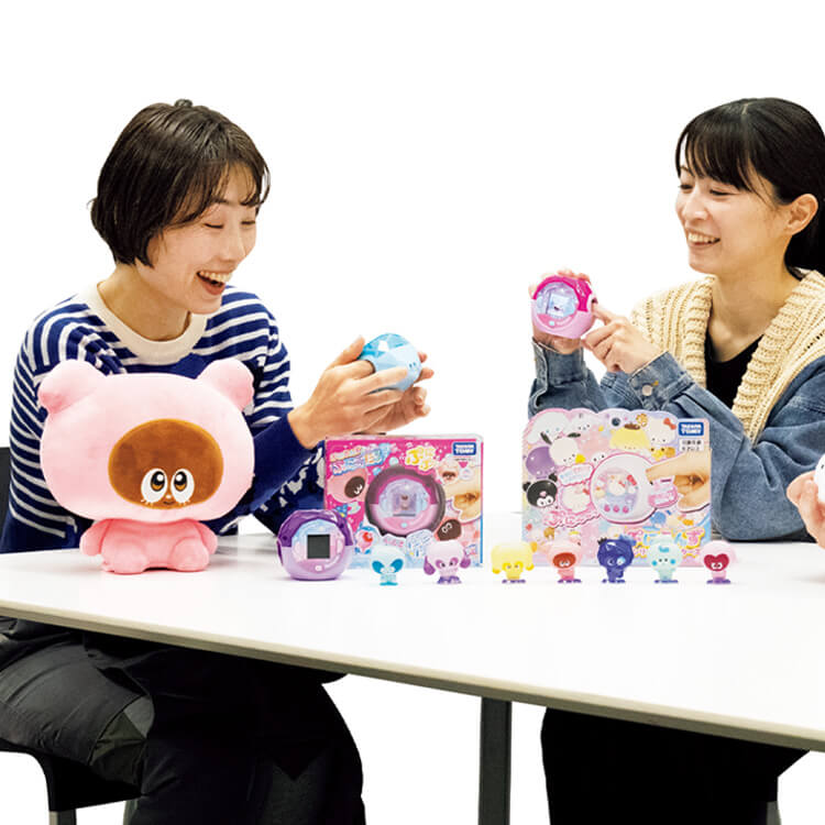 美学者・伊藤亜紗が紐解く「ぷにるんず」の秘密。触覚とデジタルが融合したおもちゃ界の新星