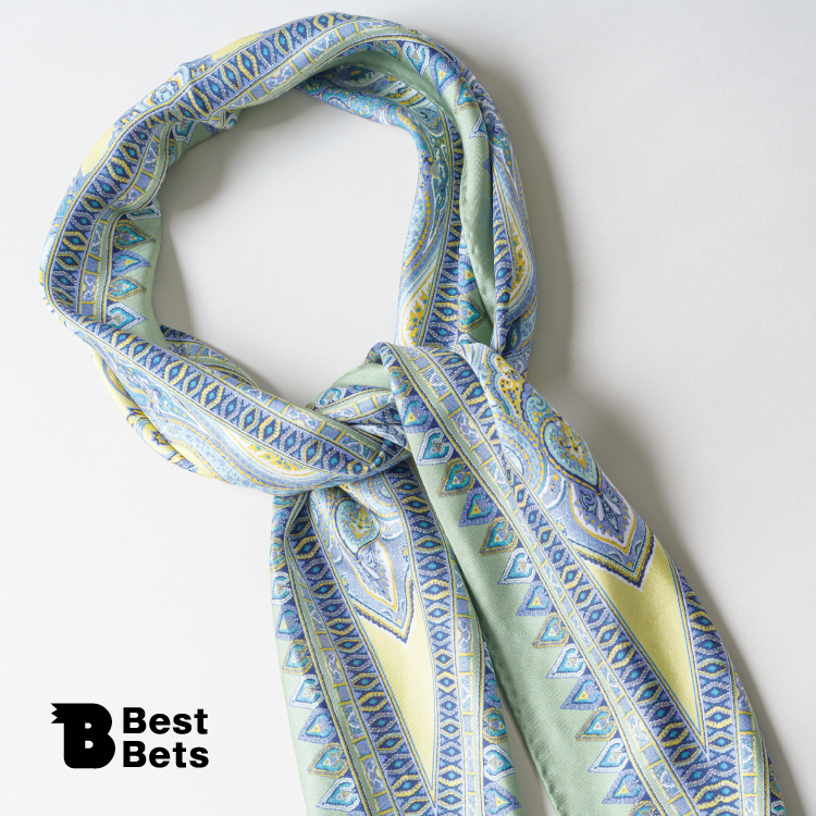 旅のお供が、街のお供に。〈ETRO〉のシルクスカーフ：Brutus Best Bets