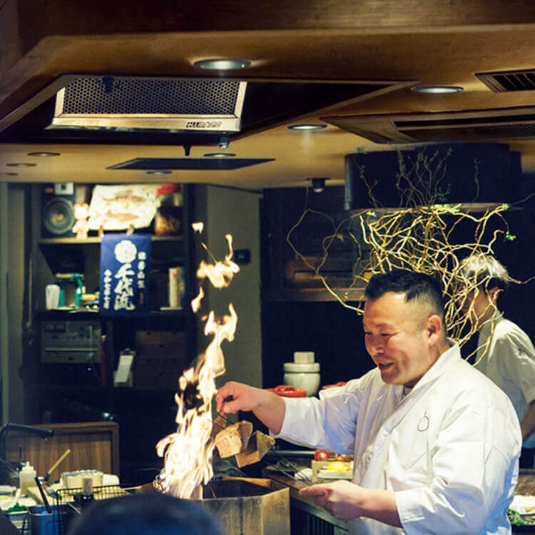 飲んで笑って元気いっぱい！なエンタメ系居酒屋。福岡〈藁焼みかん〉