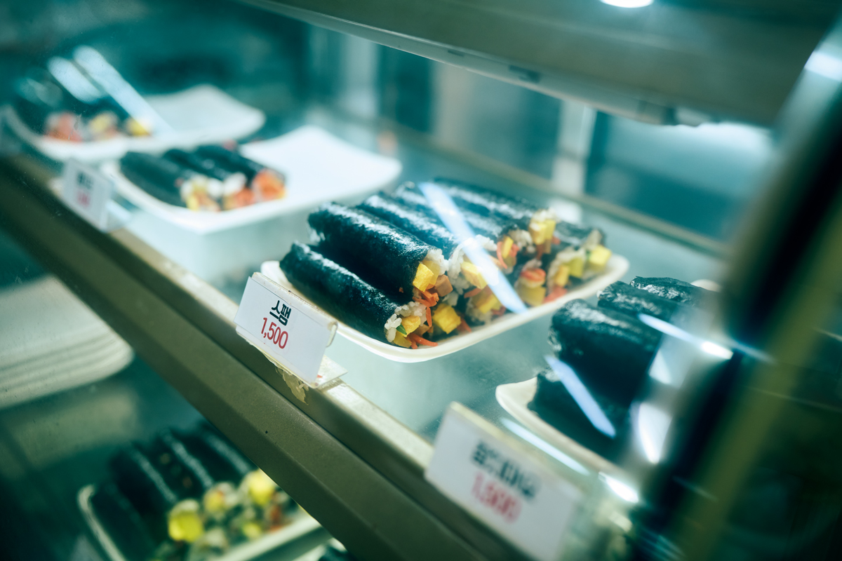 80年代にタイムスリップ⁉︎かつてのソウルを感じる商店街ビル「銀馬総合商店街」に潜入！