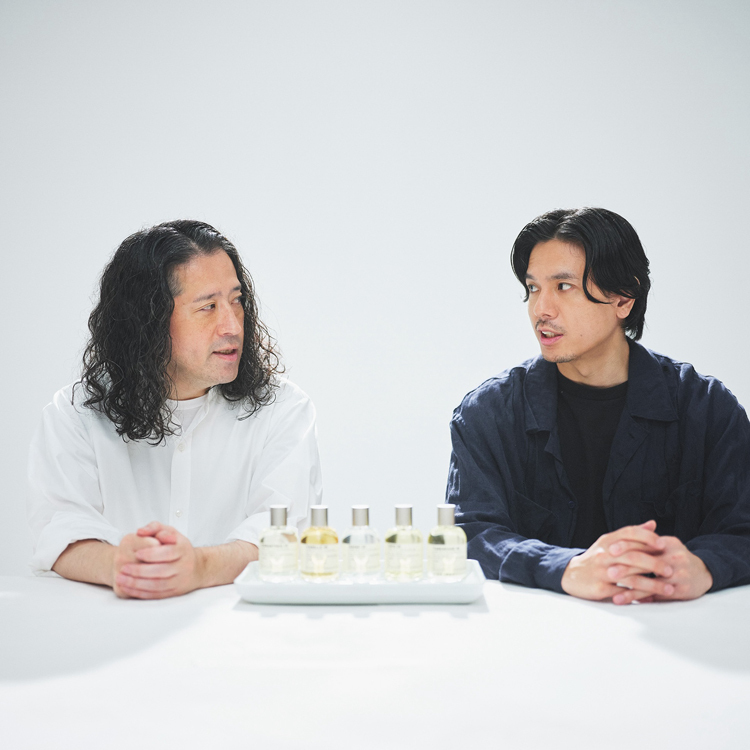 [PR]〈LE LABO〉の都市の香りを、芸人・又吉直樹と詩人・黒川隆介が一行で詠む