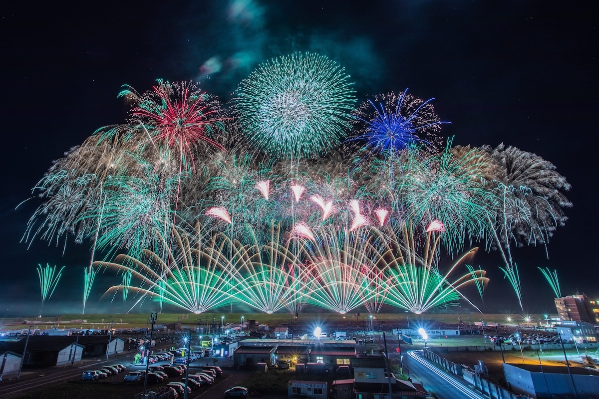 桑田佳祐の楽曲だけで花火が打ち上がる「東北未来芸術花火2026〜明日へ