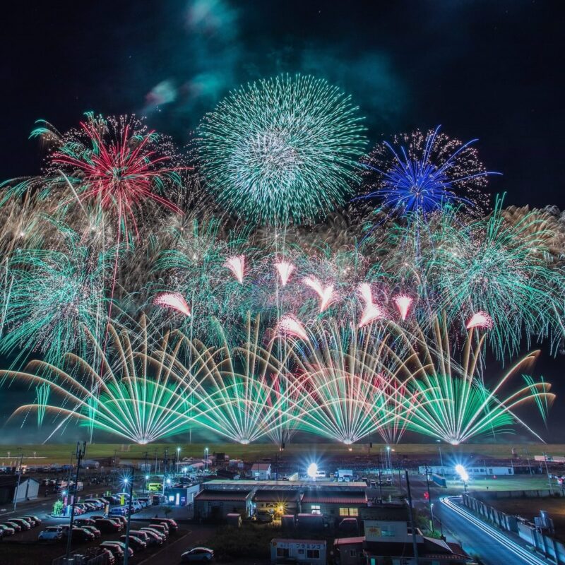 桑田佳祐の楽曲だけで花火が打ち上がる「東北未来芸術花火2026〜明日へ