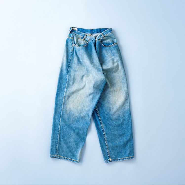 「WELL-MADE」Vol.8 〈Maison Margiela〉「 Avant-Première」のデニムパンツ