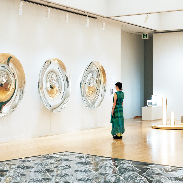 没後初の回顧展『多田美波―光、凛と ゆれる』。空間デザインを担当した阿部真理子が読み解く